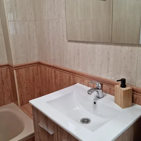 Acogedor, Con Garaje, Centrico.